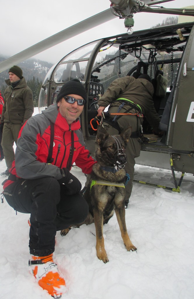 Finn beim Training mit dem Hubschrauber